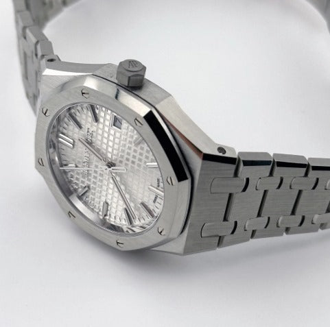 Audemars Piguet Royal Oak – Luxury Stainless Steel Watch with Gift Box