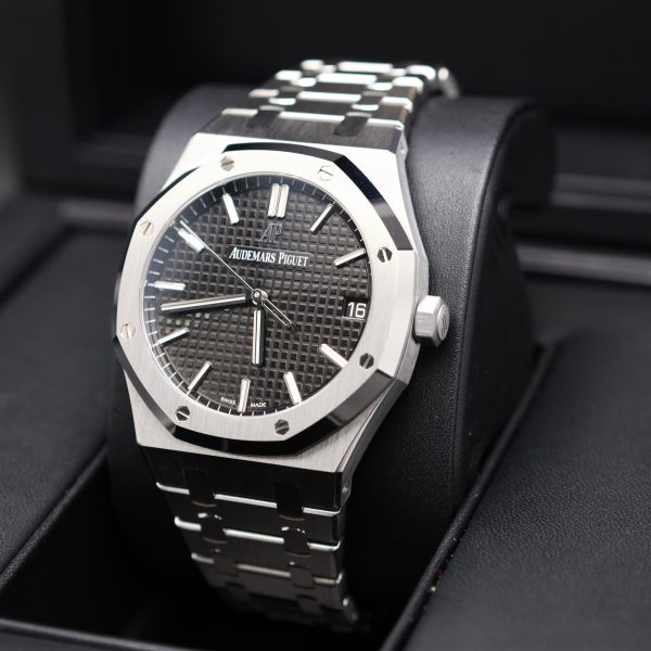 Audemars Piguet Royal Oak – Luxury Stainless Steel Watch with Gift Box