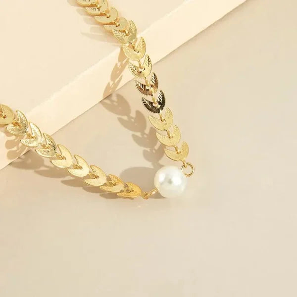 Pearl & Leaf Pendant Korean Necklace – Elegant Golden Pendant for Women