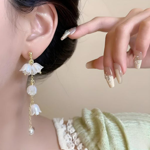 SHEIN Elegant Pearl and Flower Drop Earrings for Cute Girls