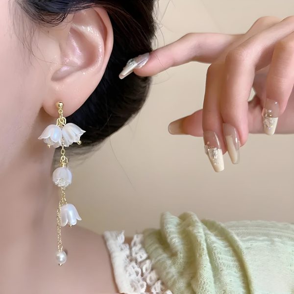 SHEIN Elegant Pearl and Flower Drop Earrings for Cute Girls
