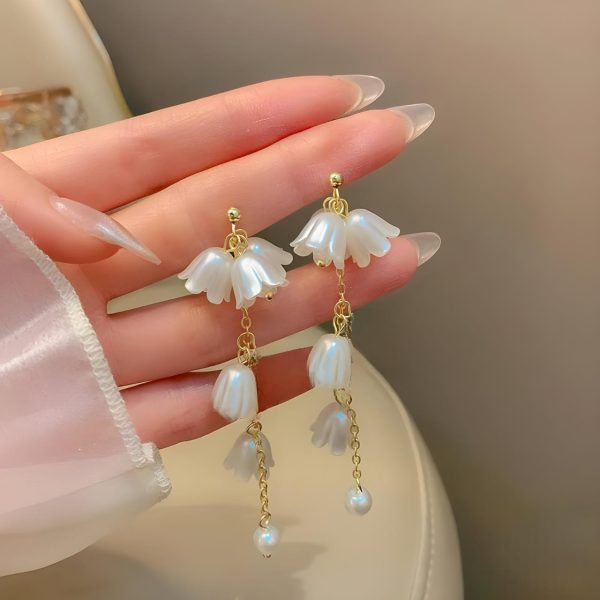 SHEIN Elegant Pearl and Flower Drop Earrings for Cute Girls